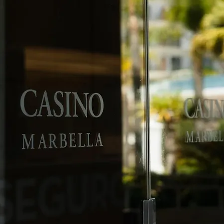 3-bedroom Townhouse With Views Of La Concha In Nueva Andalucia,