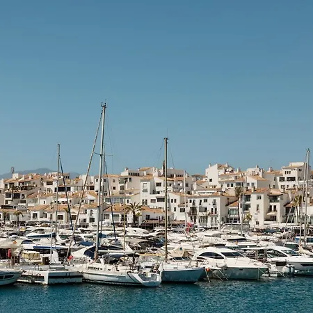 3-bedroom Townhouse With Views Of La Concha In Nueva Andalucia, בית נופש *