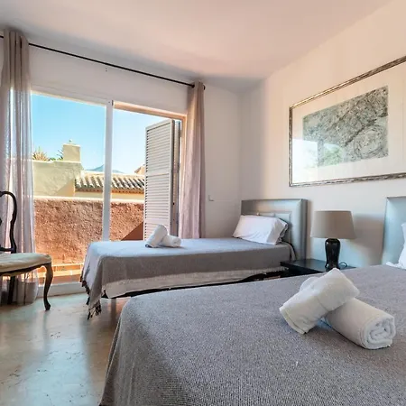 בית נופש 3-bedroom Townhouse With Views Of La Concha In Nueva Andalucia,