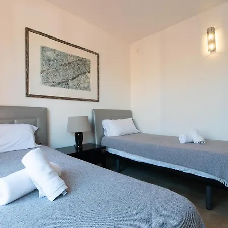 3-bedroom Townhouse With Views Of La Concha In Nueva Andalucia, בית נופש