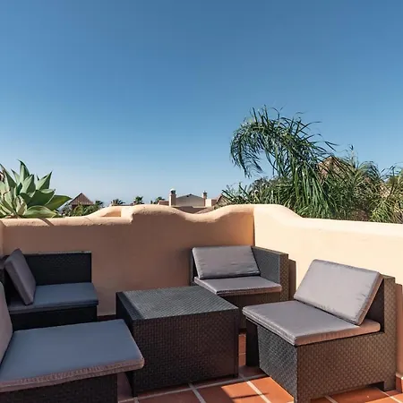 3-bedroom Townhouse With Views Of La Concha In Nueva Andalucia,