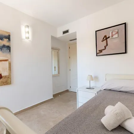 3-bedroom Townhouse With Views Of La Concha In Nueva Andalucia, בית נופש מארבלה