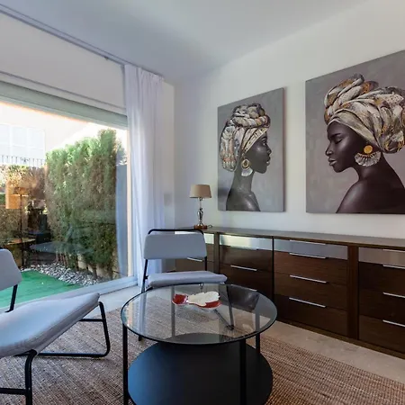 3-bedroom Townhouse With Views Of La Concha In Nueva Andalucia, בית נופש מארבלה
