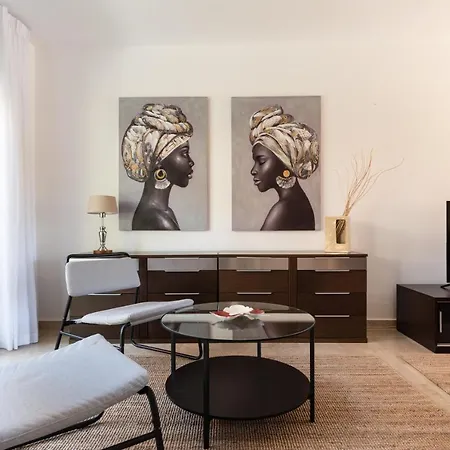 3-bedroom Townhouse With Views Of La Concha In Nueva Andalucia, מארבלה