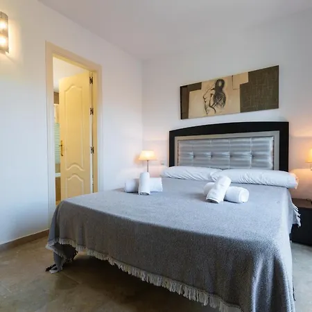 3-bedroom Townhouse With Views Of La Concha In Nueva Andalucia, מארבלה
