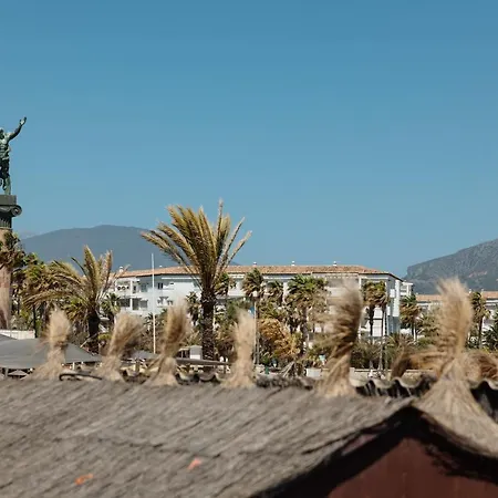 3-bedroom Townhouse With Views Of La Concha In Nueva Andalucia, בית נופש