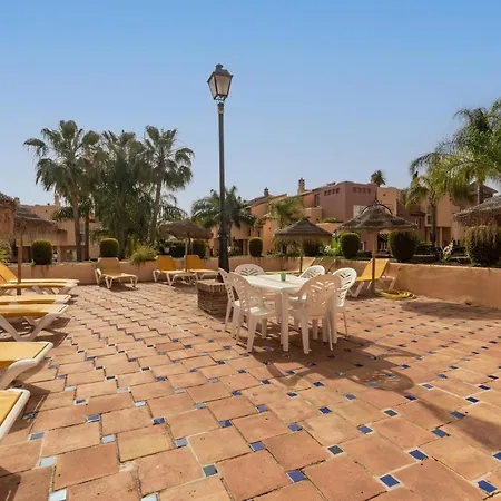 3-bedroom Townhouse With Views Of La Concha In Nueva Andalucia, בית נופש *