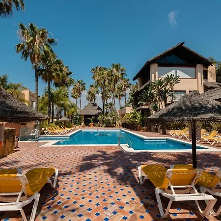 3-bedroom Townhouse With Views Of La Concha In Nueva Andalucia,