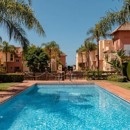 3-bedroom Townhouse With Views Of La Concha In Nueva Andalucia, מארבלה