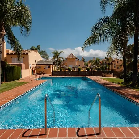 3-bedroom Townhouse With Views Of La Concha In Nueva Andalucia, * מארבלה