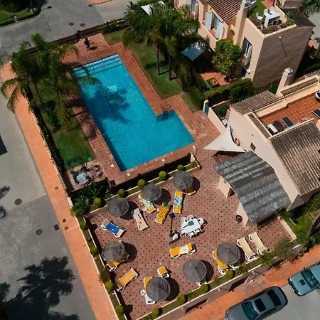 3-bedroom Townhouse With Views Of La Concha In Nueva Andalucia, בית נופש מארבלה